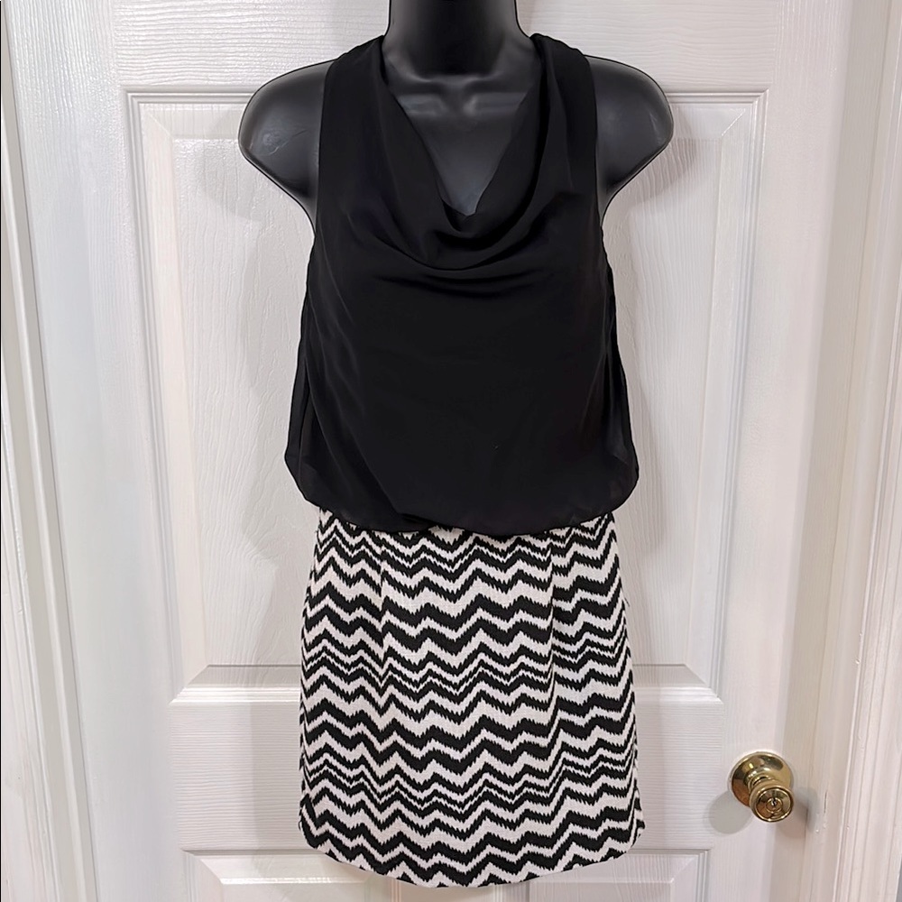 Sophie & Kate black & white dress, size small.